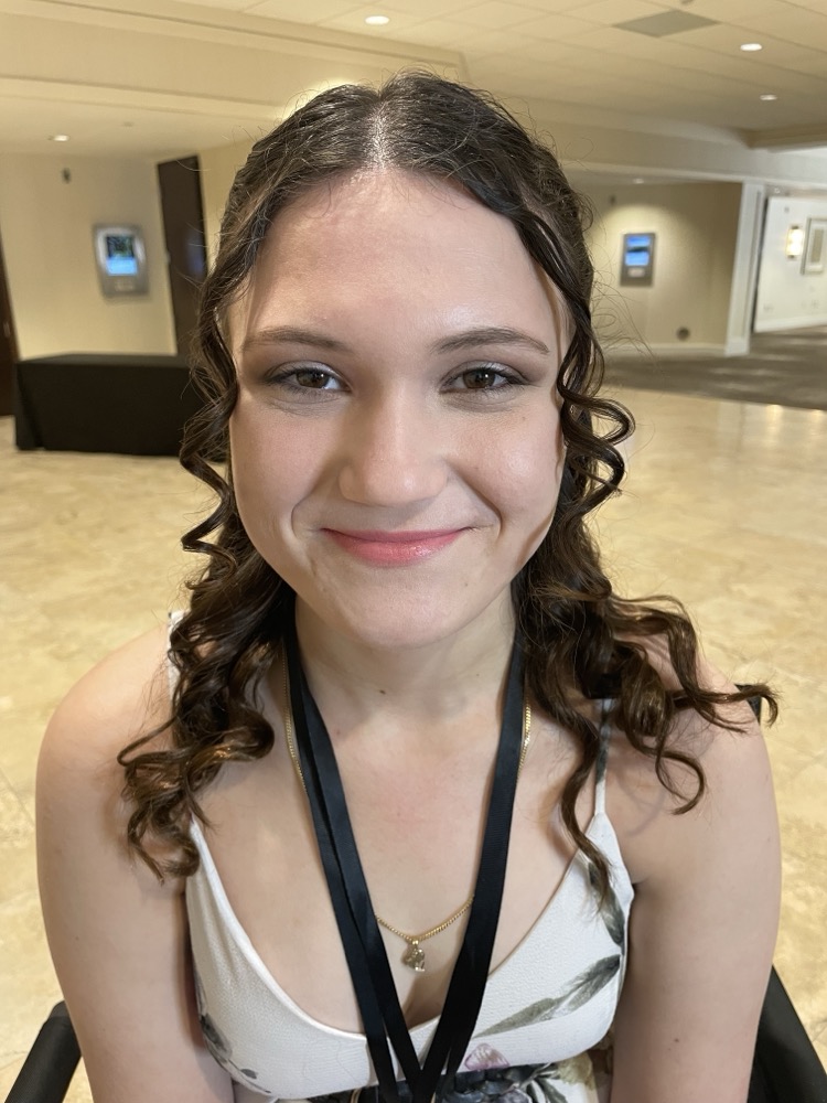Soft occasion makeup with curls