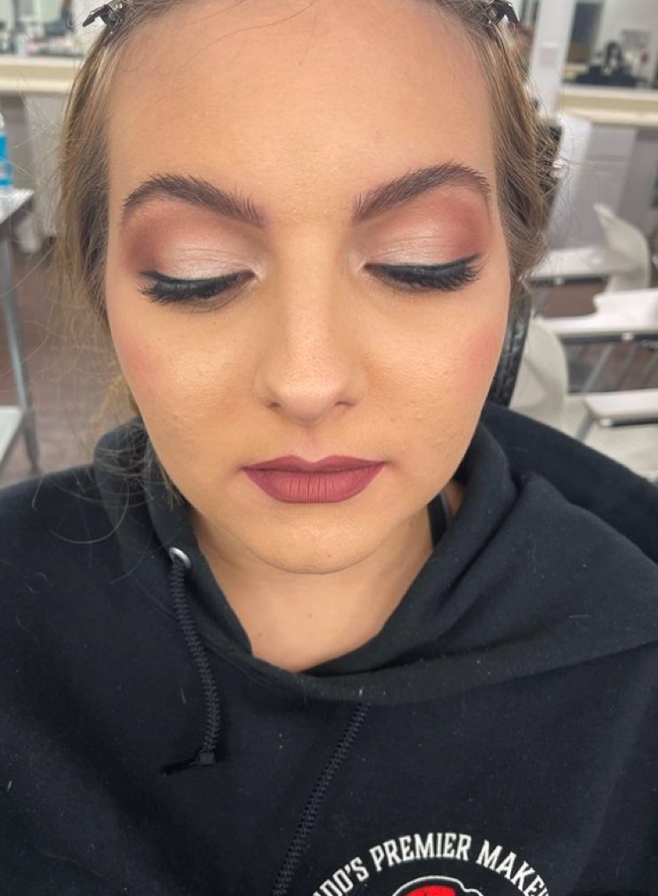 Natural glam look, another angle